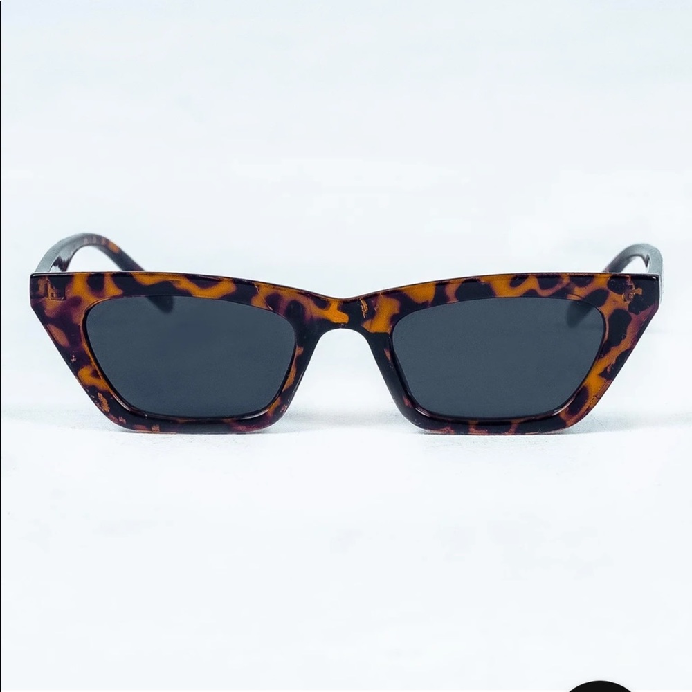 NWOT Tortoise Cat Eye Sunglasses